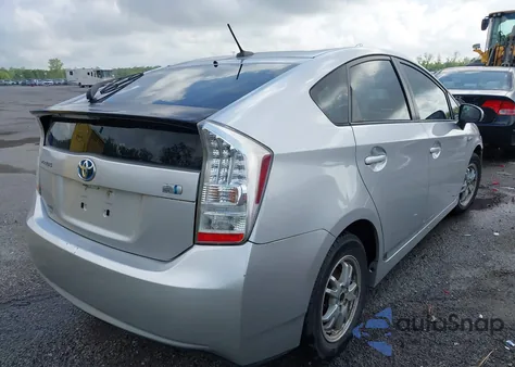 2011 Toyota Prius Three z USA, uszkodzony, nr VIN JTDKN3DU3B0251106